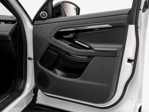 Used 2023 Land Rover Range Rover Evoque R-Dynamic SE image 39