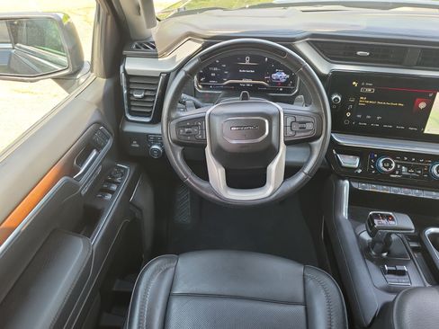 Used 2025 GMC Sierra 1500 Denali w/ Technology Package AWD/4WD image 19