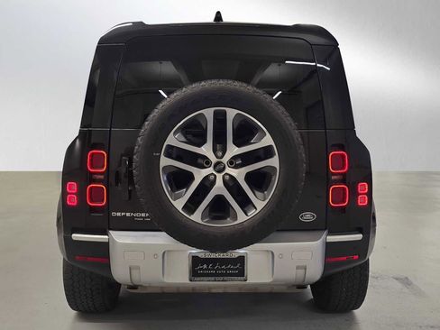 Used 2020 Land Rover Defender 110 HSE image 4