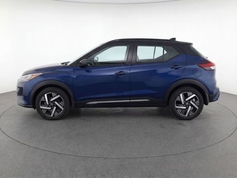 Used 2025 Nissan Kicks SV image 5