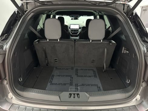 Used 2025 Ford Explorer ST-Line AWD/4WD image 36