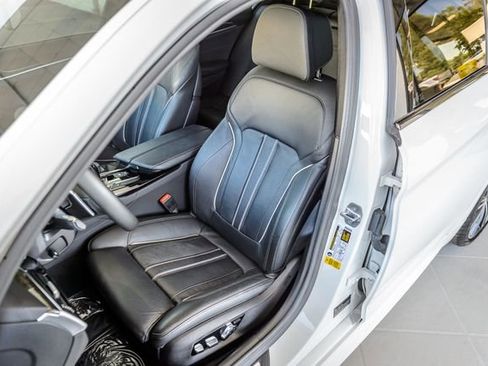 Used 2018 BMW 540i w/ M Sport Package RWD image 41
