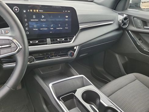 Used 2025 Chevrolet Equinox LT FWD image 20