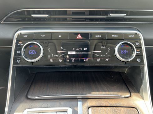 Used 2024 Genesis GV80 3.5T w/ Prestige Package AWD/4WD image 21