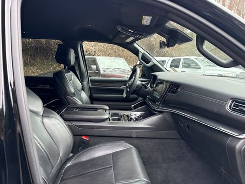 Used 2023 Jeep Wagoneer 4WD image 11