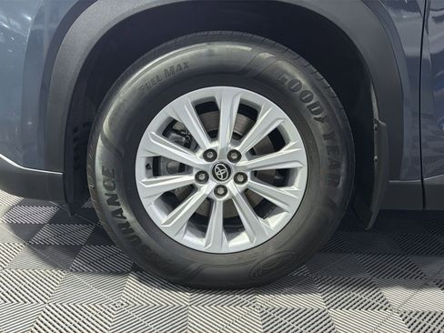 Used 2024 Toyota Grand Highlander AWD image 16
