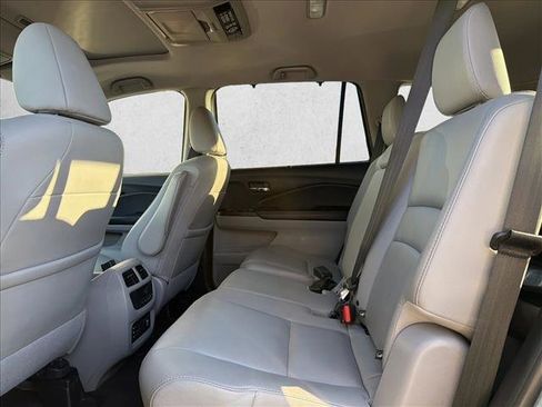 Used 2018 Honda Pilot Touring image 23