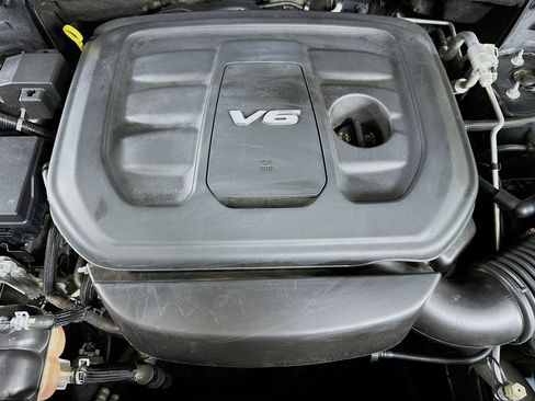 Used 2016 Jeep Grand Cherokee Limited 75th Anniversary AWD/4WD image 34