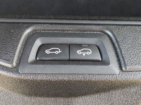 Used 2021 BMW X7 M50i image 14