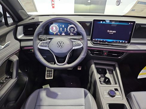 New 2026 Volkswagen Tiguan SE R-Line FWD image 15