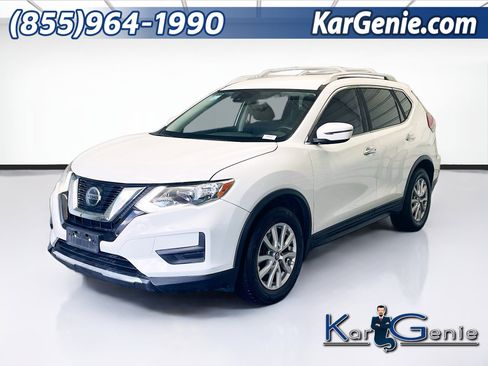 Used 2020 Nissan Rogue SV image 1