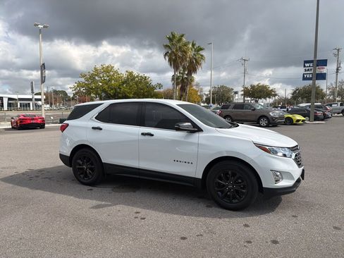 Used 2018 Chevrolet Equinox LT image 3