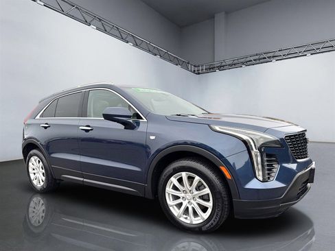 Used 2019 Cadillac XT4 Luxury w/ Cold Weather Package image 8