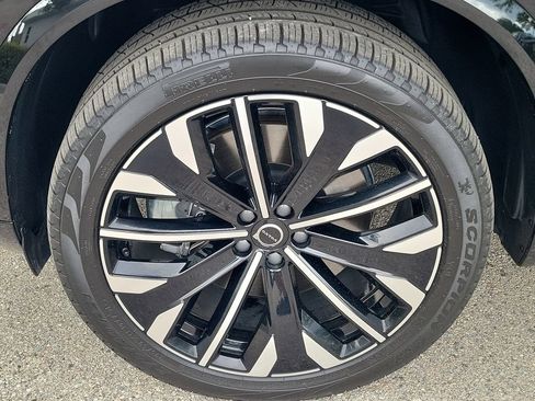 Used 2025 Volvo XC90 T8 Ultra w/ Protection Package Premier AWD/4WD image 7