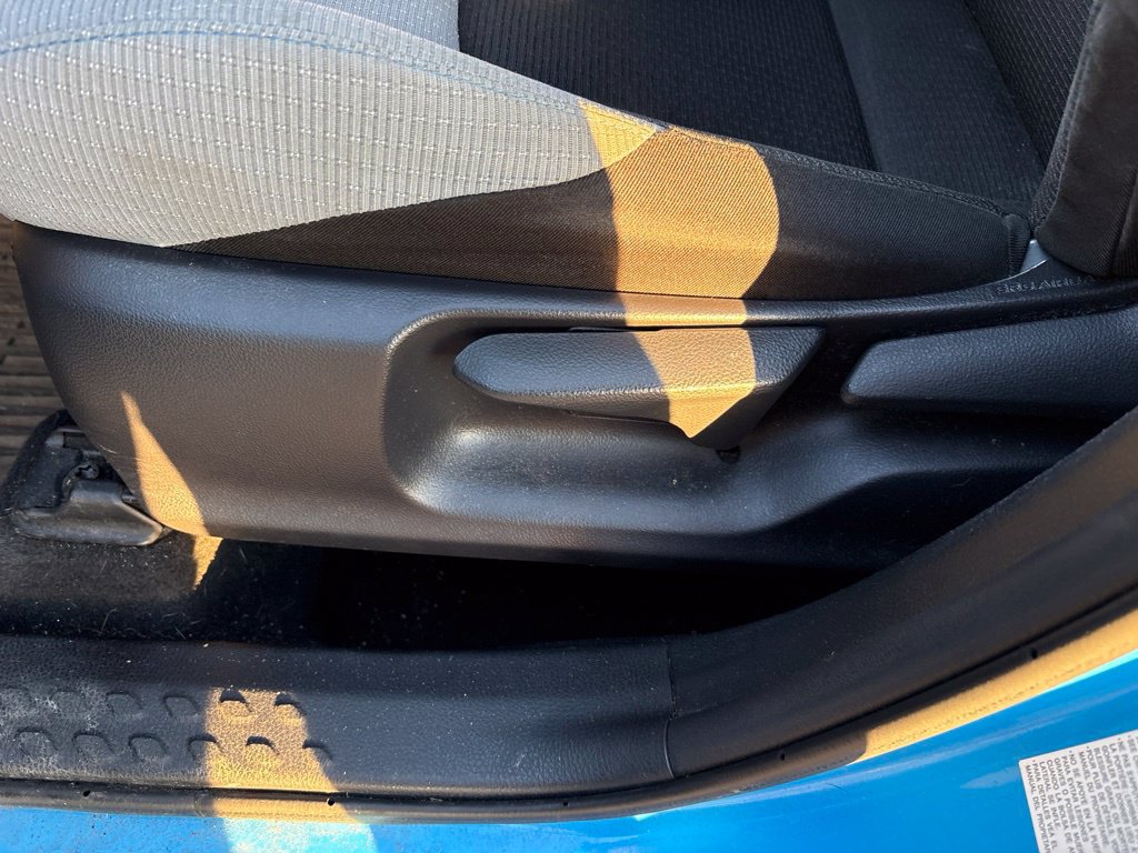 Used 2019 Toyota C-HR XLE FWD image 15