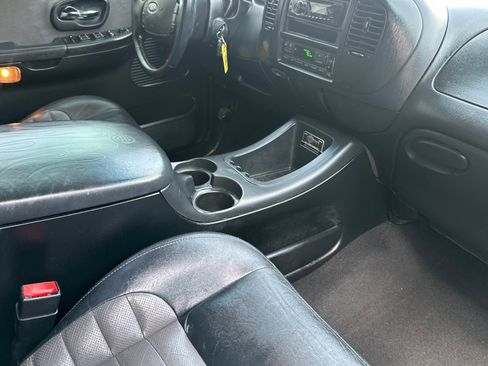 Used 2002 Ford F150 Harley-Davidson RWD image 18