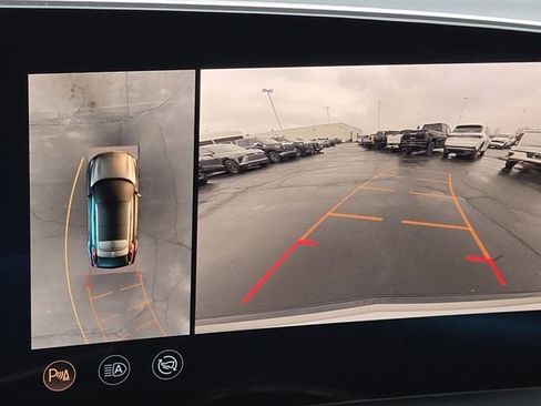 Used 2024 Cadillac Lyriq Sport image 4