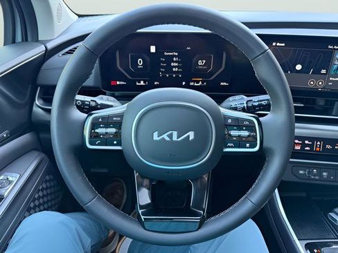 Used 2026 Kia Carnival SX Prestige image 13
