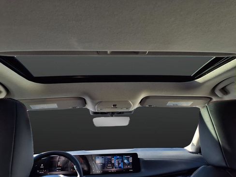 New 2026 Nissan Sentra SR w/ SR Premium Package FWD image 24