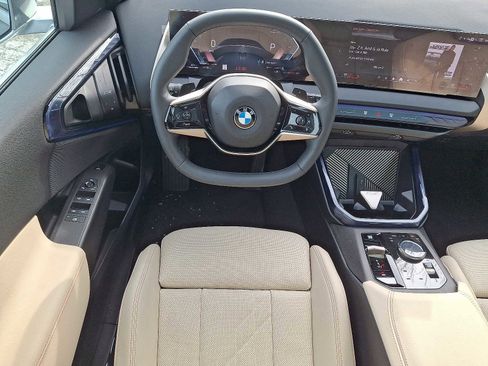 Used 2025 BMW X3 xDrive30i w/ Premium Package image 11