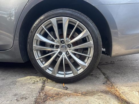 Used 2018 INFINITI Q70 Luxe w/ Sport Package image 15