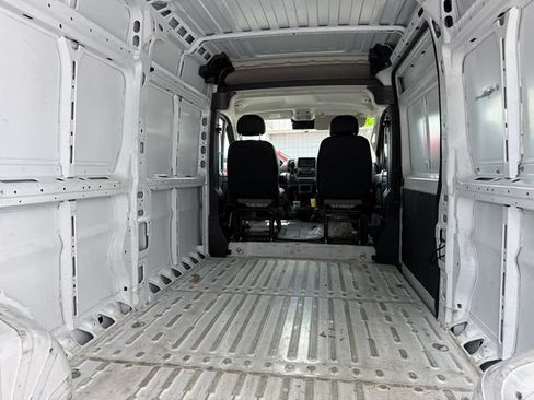 Used 2025 RAM ProMaster 2500 w/ Convenience Group FWD image 7