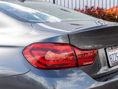 Used 2019 BMW M4 Coupe w/ Competition Package image 9