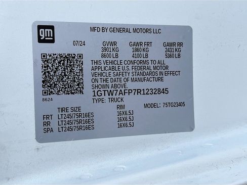 Used 2024 GMC Savana 2500 w/ Driver Convenience Package image 29