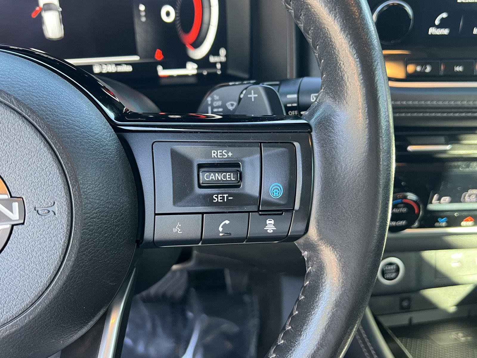 Used 2022 Nissan Rogue Platinum w/ Head-Up Display Package AWD/4WD image 33