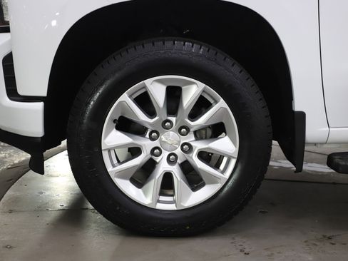 Used 2019 Chevrolet Silverado 1500 Custom w/ Custom Convenience Package image 28