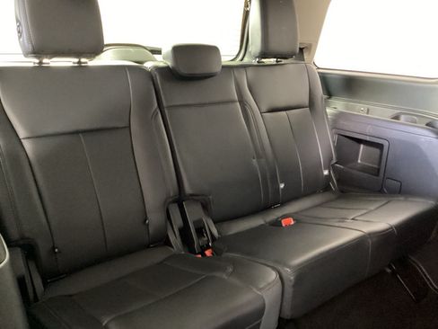 Used 2024 Ford Expedition XLT AWD/4WD image 13
