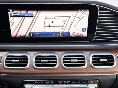 Used 2025 Mercedes-Benz GLS 450 4MATIC image 17