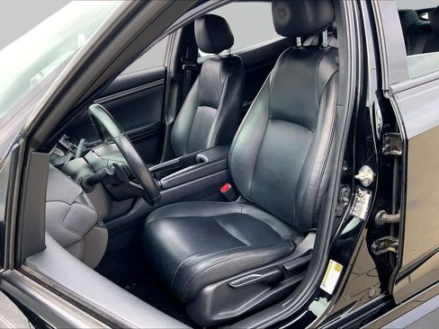 Used 2019 Honda Civic Sport image 8