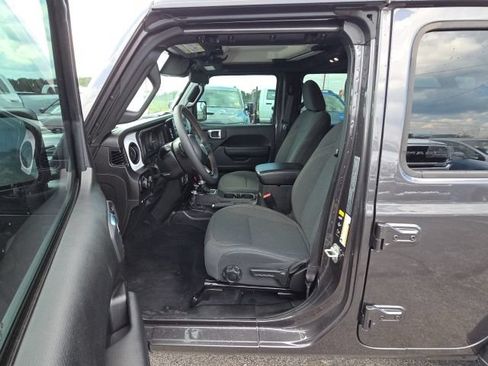 Used 2024 Jeep Wrangler Unlimited w/ Convenience Group AWD/4WD image 14