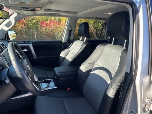 Used 2022 Toyota 4Runner SR5 Premium image 15