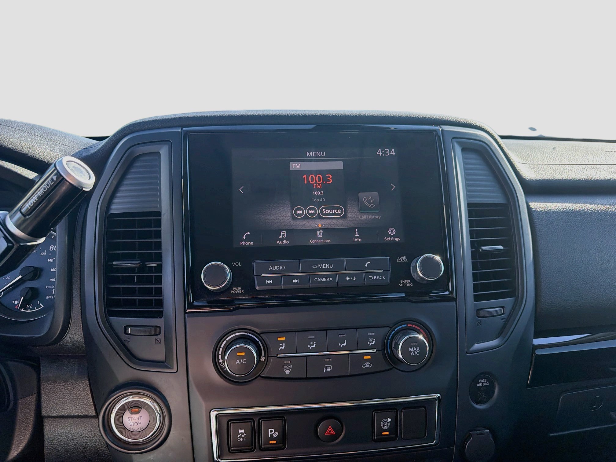 Used 2022 Nissan Titan SV w/ Accessory Utility Package RWD image 18