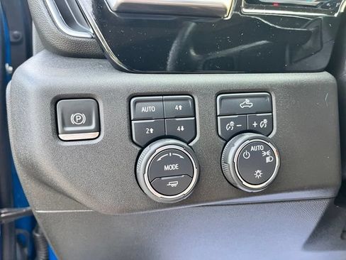 Used 2022 Chevrolet Silverado 1500 LT w/ Z71 Off-Road Package AWD/4WD image 29