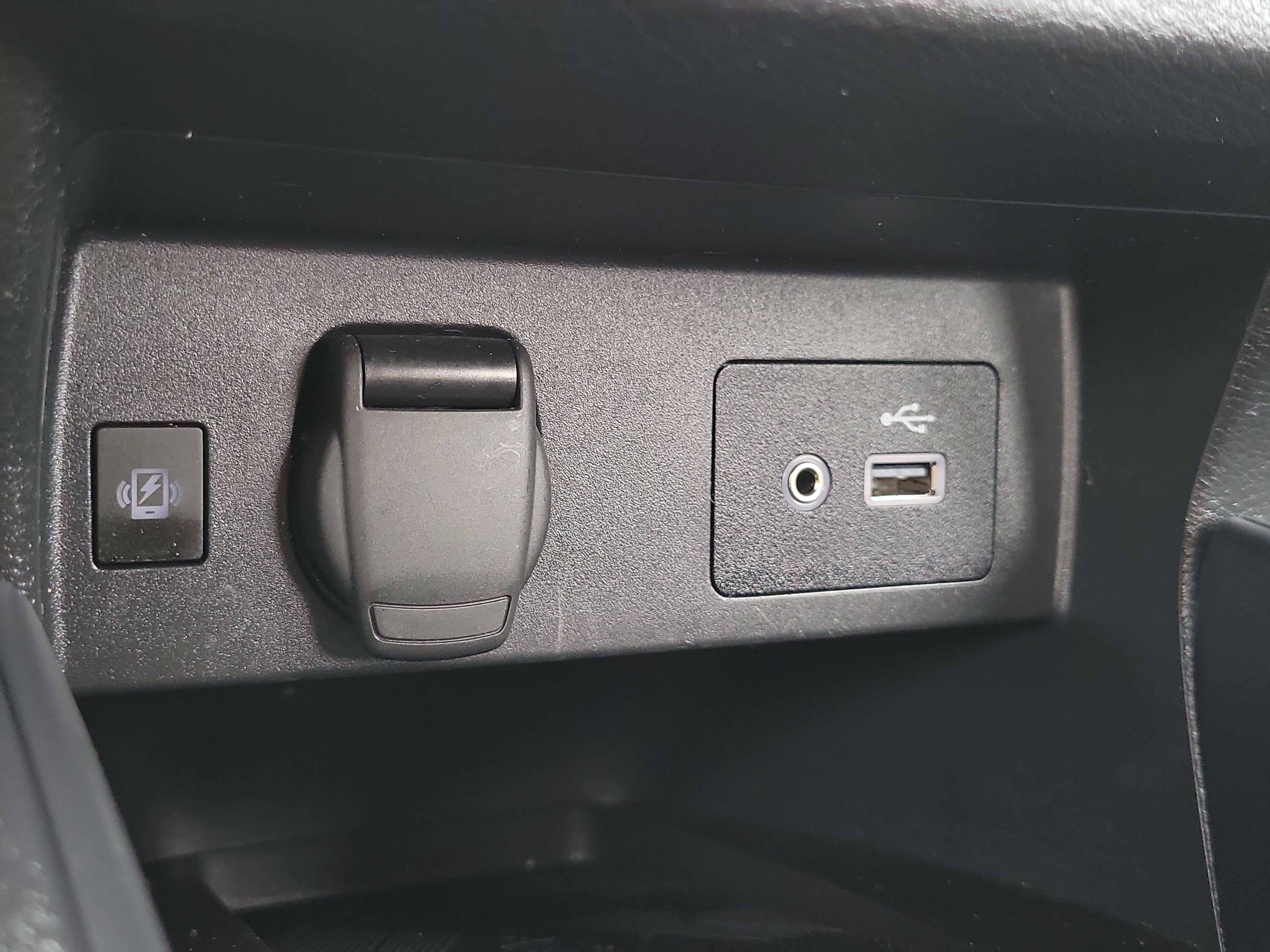 Certified 2024 Nissan Versa SV w/ Trunk Package FWD image 28