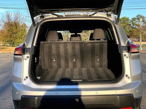 Used 2024 Nissan Rogue SV image 23