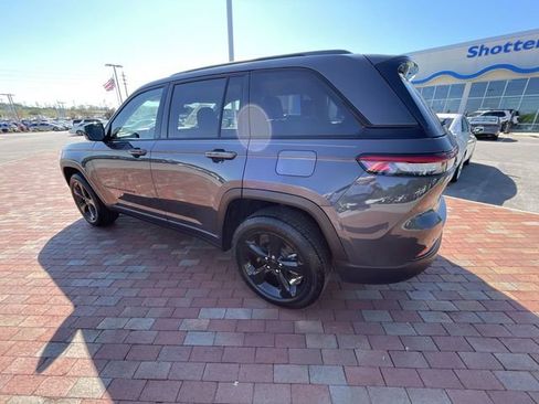 Used 2023 Jeep Grand Cherokee Limited w/ Black Appearance Package RWD image 30