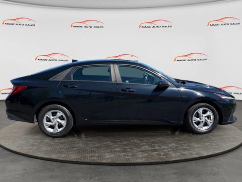 Used 2021 Hyundai Elantra SE FWD image 6