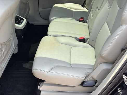 Used 2017 Volvo XC90 T6 Momentum w/ Vision Package AWD/4WD image 16