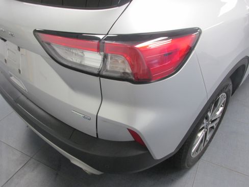 Used 2020 Ford Escape SEL image 11