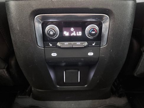 Used 2022 Chevrolet Tahoe Z71 w/ Luxury Package AWD/4WD image 38