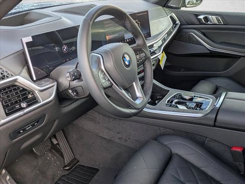 Used 2026 BMW X5 xDrive40i w/ Climate Comfort Package AWD/4WD image 3