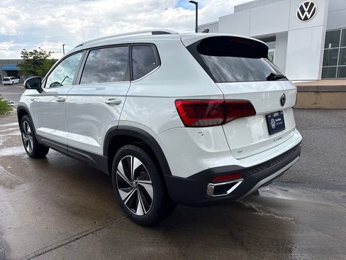 Certified 2023 Volkswagen Taos SE AWD/4WD image 4