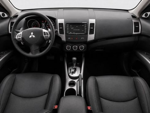 Used 2010 Mitsubishi Outlander XLS FWD image 7