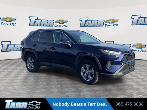 Used 2024 Toyota RAV4 XLE AWD/4WD image 2