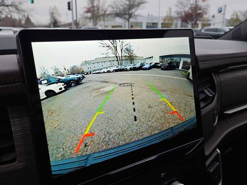 Used 2022 Ford Expedition Limited image 28