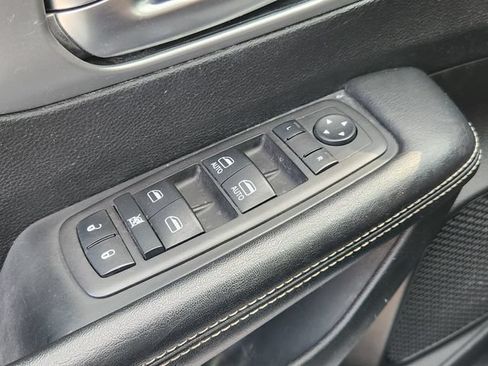 Used 2023 Chrysler Pacifica Touring w/ S Appearance Package FWD image 24